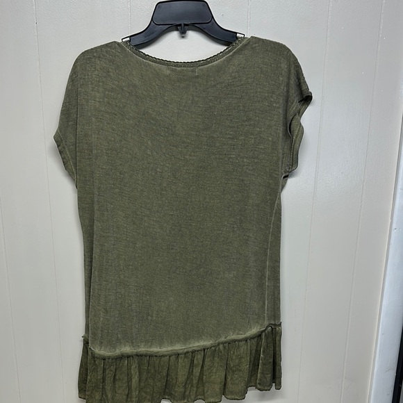 Knox Rose Green Graphic Ruffled Blouse - Picture 6 of 10